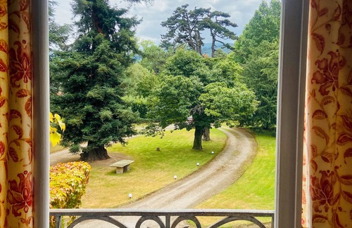 Los Corrales de Buelna Casa | Casa noble con magnífico jardín