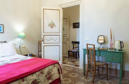 Erice Cama Y Desayuno | Noble palace sky view in the mountains, near the historic center of Erice