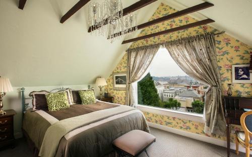 La Lengua Cama Y Desayuno | Noe's Nest Bed and Breakfast