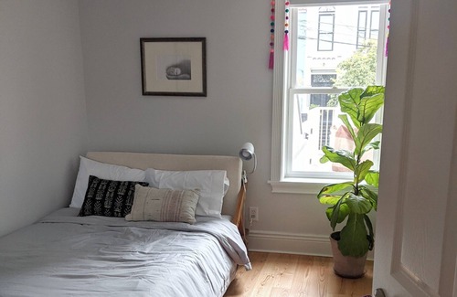 La Lengua Condominio | Noe Valley/Dolores Heights Oasis, 30 Day Minimum