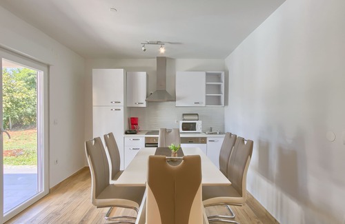 Valtura Casa | Noelene - Casa acogedora, piscina privada, barbacoa, zona tranquila, privacidad