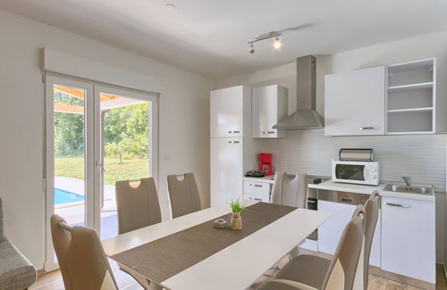 Valtura Casa | Noelene - Casa acogedora, piscina privada, barbacoa, zona tranquila, privacidad