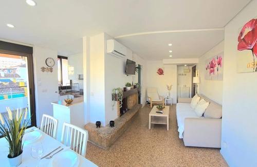 Torremolinos City Centre Apartamento | Nogalera Rainbow, 2-bedroom apartment with Pool and parking.