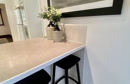Clearview Casa | NOHO Estate. A cozy farmhouse retreat just 5 minutes from downtown Collingwood!