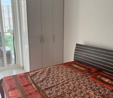 Noida Apartamento | Noida bliss! #wifi #parking #private