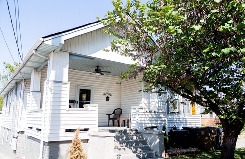 Knoxville Apartamento | NoKno Flats - Simple Serenity: 2 BR, 1.5 BA in North Knoxville