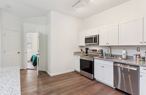 Tulane - Gravier Casa | NOLA Chic 5BR Retreat w/Hot Tub in the City