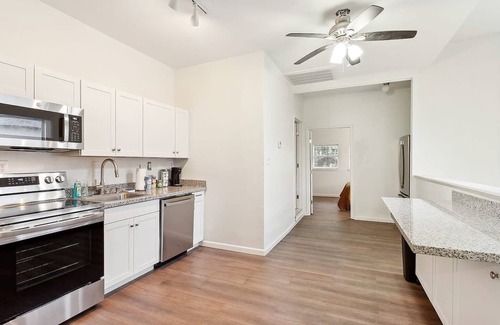 Tulane - Gravier Casa | NOLA Chic 5BR Retreat w/Hot Tub in the City