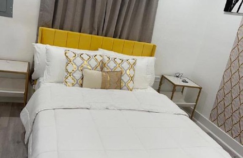 Peak's Suburban Addition Apartamento | Nomad Flat Smart Hub