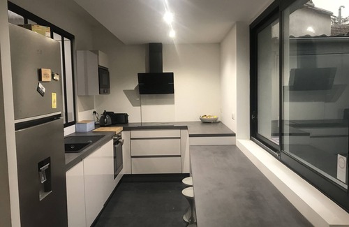 Merignac Casa | Non-adjoining renovated shop "the countryside in the city