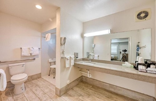 San Luis Obispo Casa | Non-Smoking 2 Queen Beds