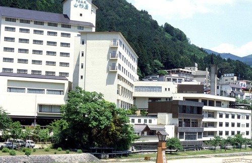 Gero Onsen Hotel | Nonsmoking room Twin bedroom View of the cit / Gero Gifu