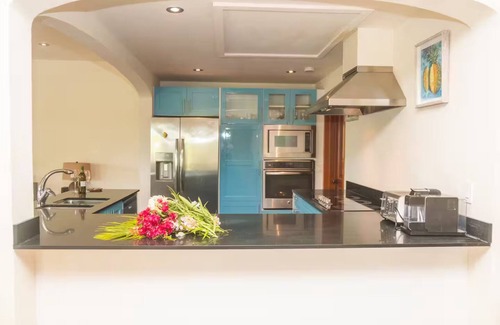 Freetown Apartamento | Nonsuch Bay 3 bedroom duplex private apartment