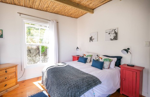 Noordhoek Casa | Noordhoek Beach Cottage: ¡relájese en la naturaleza pero cerca de todas las comodidades!