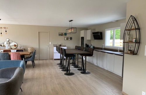 Saint-Martin-aux-Chartrains Casa | Normandy house sleeps 14 12 min from Deauville