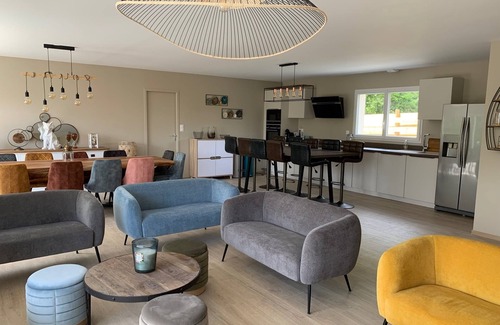 Saint-Martin-aux-Chartrains Casa | Normandy house sleeps 14 12 min from Deauville