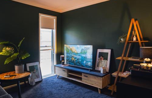 North Lakes Casa | Nora Poolhouse Oasis, 4-beds house, North Lakes