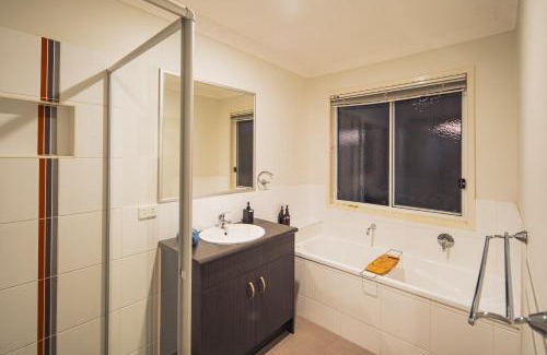 North Lakes Casa | Nora Poolhouse Oasis, 4-beds house, North Lakes