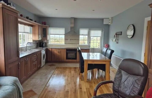 Mullagh Cabaña | Nora's Cottage Mullagh, Kells - Sleeps 5