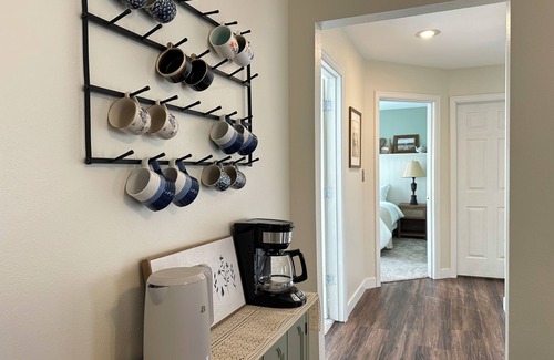 Clear Lake Casa | Norb's Nest—spacious cottage, close to Main St