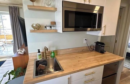 Center City Casa | Nordic Harbor | Room 6 | Silver Birch - Suite