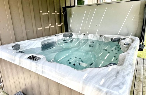 Grey Highlands Cabaña | Nordic Nook: Family Retreat with Salt Pool