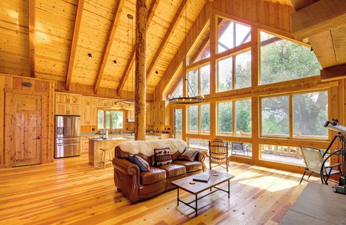 Arlee Cabina | Nordic Style Lodge w/ Deck on 80 Acres in Arlee