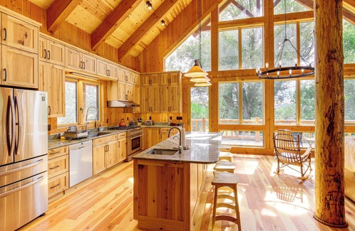 Arlee Cabina | Nordic Style Lodge w/ Deck on 80 Acres in Arlee