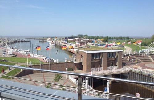 Bensersiel Hotel | Nordseehotel Benser Hof Garni am Hafen
