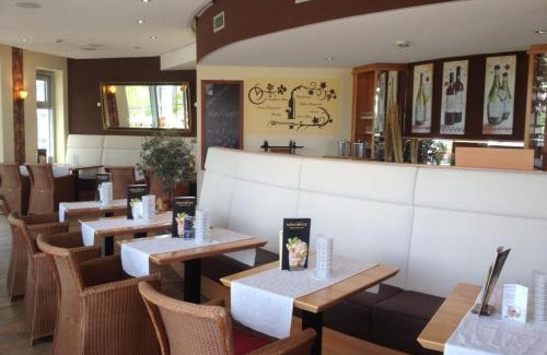 Bensersiel Hotel | Nordseehotel Benser Hof Garni am Hafen