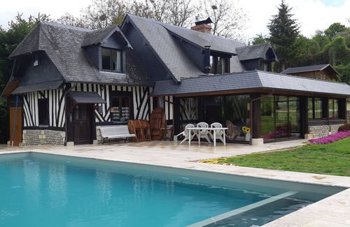 Saint-Hymer Casa | Casa normanda cerca de Deauville hasta 10 personas con piscina climatizada