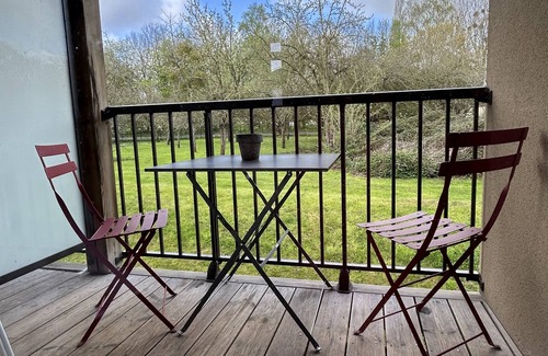 Equemauville Apartamento | Normandy apartment with pool and garden