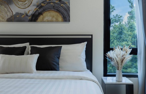 Arun Amarin Hotel | NORN Riverside Bangkok Hotel