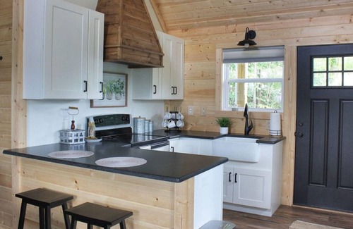 Caryville Casa | NORRIS LAKE FRONT RENTALS: LITTLE PERK LAKEHOUSE ON NORRIS LAKE w/PRIVATE DOCK