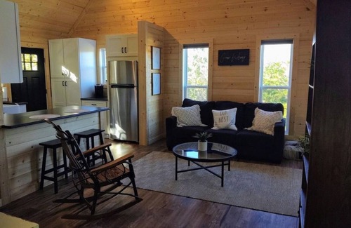 Caryville Casa | NORRIS LAKE FRONT RENTALS: LITTLE PERK LAKEHOUSE ON NORRIS LAKE w/PRIVATE DOCK