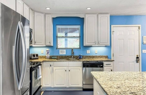 Lakeside Estates Casa | Norris Lake Luxury 8BR, Private 2-Story Dock, Waterslide, Hot Tub, Sleeps 28!!!!