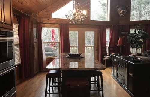 Lakeside Estates Casa | "" "NORRIS LAKESIDE LOUNGE" ””