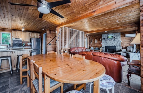 Lion's Head Cabaña | Norse Nook Waterfront w/ Hot Tub & Sauna