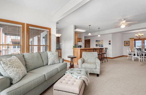 Manteo Condominio | North Bay Retreat: Waterfront, Shared Pool, Fitness Center, Short Stays Anytime