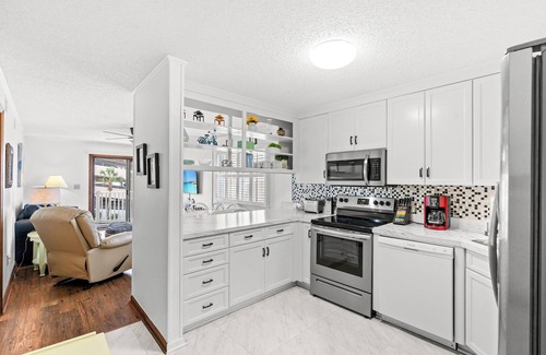 North Myrtle Beach Apartamento | North Beach Villas 202- 2BR- Pool- Close to Beach