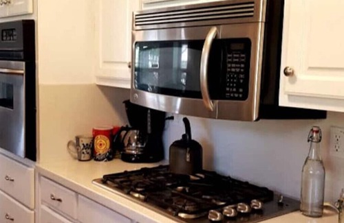 North Austin Civic Association Casa | North Central Comfort! Close to Downtown-UT-Domain-Q2 Stadium Pet-Kid Friendly