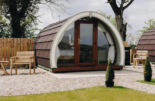 Armoy Otro | North Coast 9 Glamping