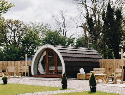 Armoy Otro | North Coast 9 Glamping