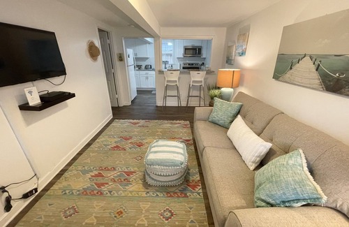 Northeast Virginia Beach Apartamento | North End Beach Bungalow- Steps From the Beach