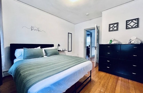 Providence Apartamento | North End Cityscape, 2 bed, 1 bath, conveniently located