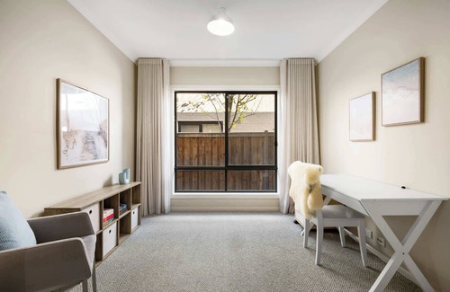 North Geelong Casa | North Geelong Getaway Modern 4-Bedroom Home