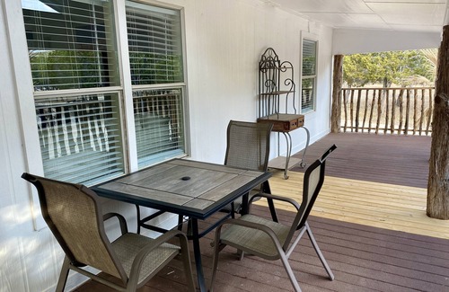 Ingram Casa | North House, 3BR/2BR, Sleeps 12, Wrap-Around Porch, Grill, Firepit