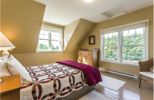 Lac-Brome Casa | North House - Lovely Lac-Brome 3 Bedroom Lakefront Cottage