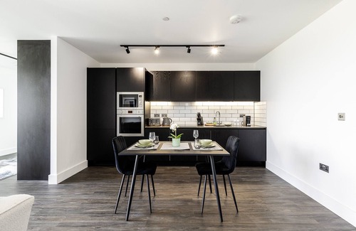College Park and Old Oak Apartamento | North Ken I - 1-Bedroom+Balcony+Concierge