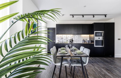 College Park and Old Oak Apartamento | North Ken III - 1-Bedroom+Balcony+Concierge